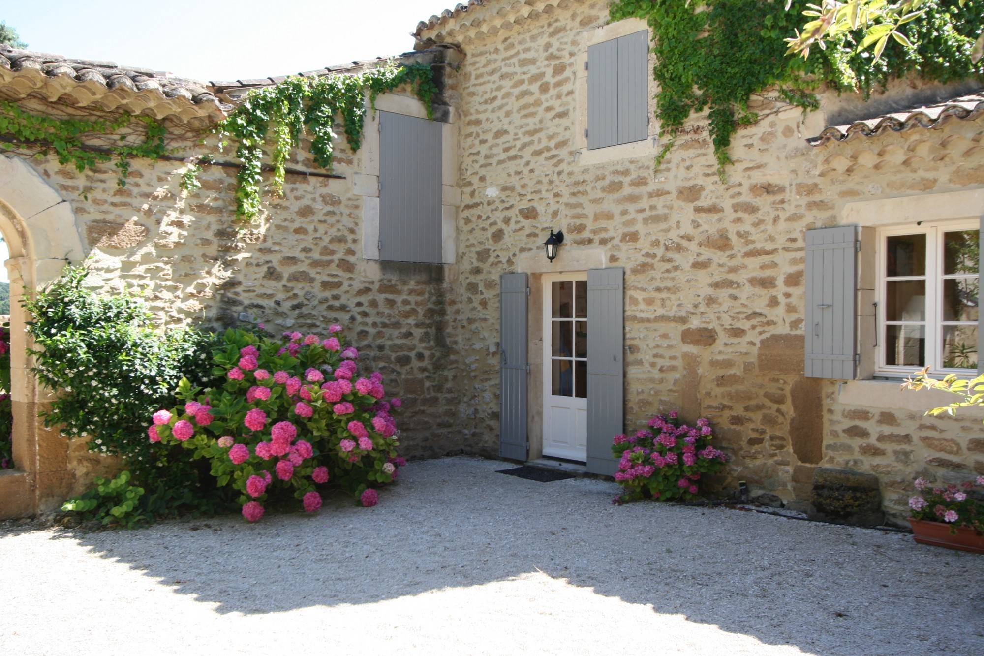 Mas restauré,  Enclave des Papes - VENDU PAR NOS SOINS